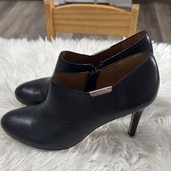 Coach Women's Black Leather Seneca Ankle Boots Size 10B - Picture 2 of 11